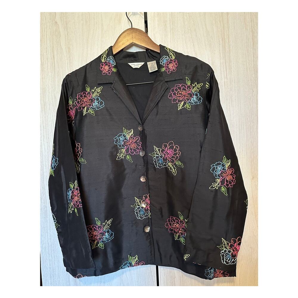 Laura Ashley 100% Silk Floral Blouse Size Medium Petite